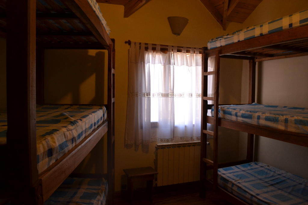 إل كالافاتي Camping Y Hostal El Ovejero الغرفة الصورة