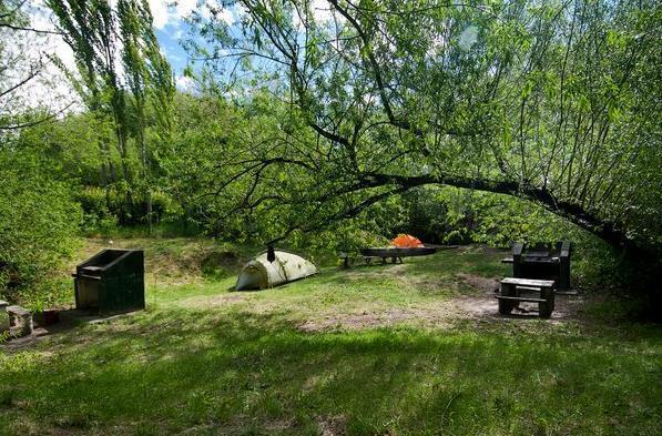 إل كالافاتي Camping Y Hostal El Ovejero المظهر الخارجي الصورة