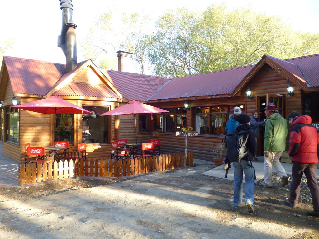 إل كالافاتي Camping Y Hostal El Ovejero المظهر الخارجي الصورة
