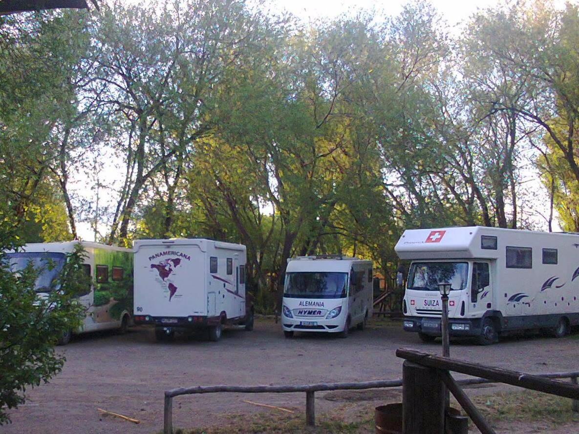إل كالافاتي Camping Y Hostal El Ovejero المظهر الخارجي الصورة