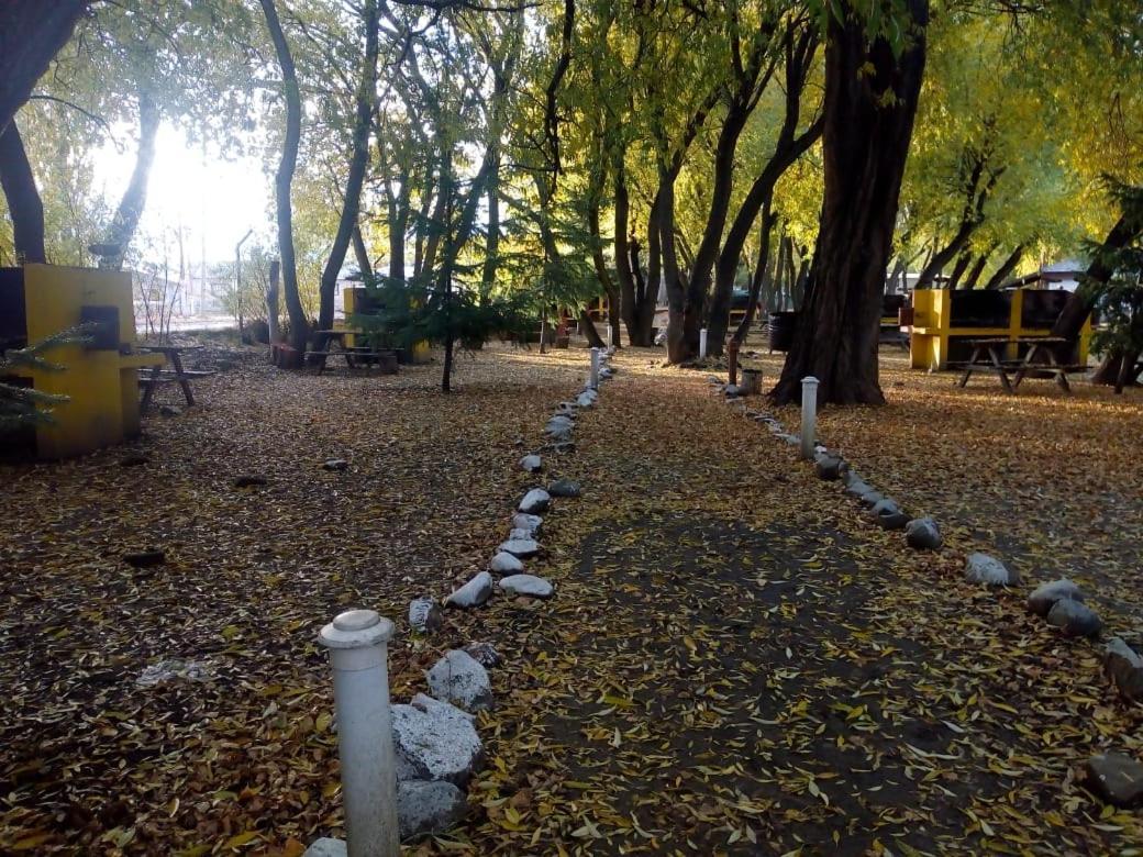 إل كالافاتي Camping Y Hostal El Ovejero المظهر الخارجي الصورة