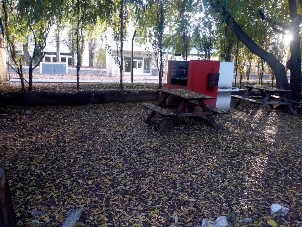 إل كالافاتي Camping Y Hostal El Ovejero المظهر الخارجي الصورة